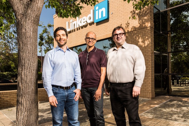 Microsoft acquires Linkedin